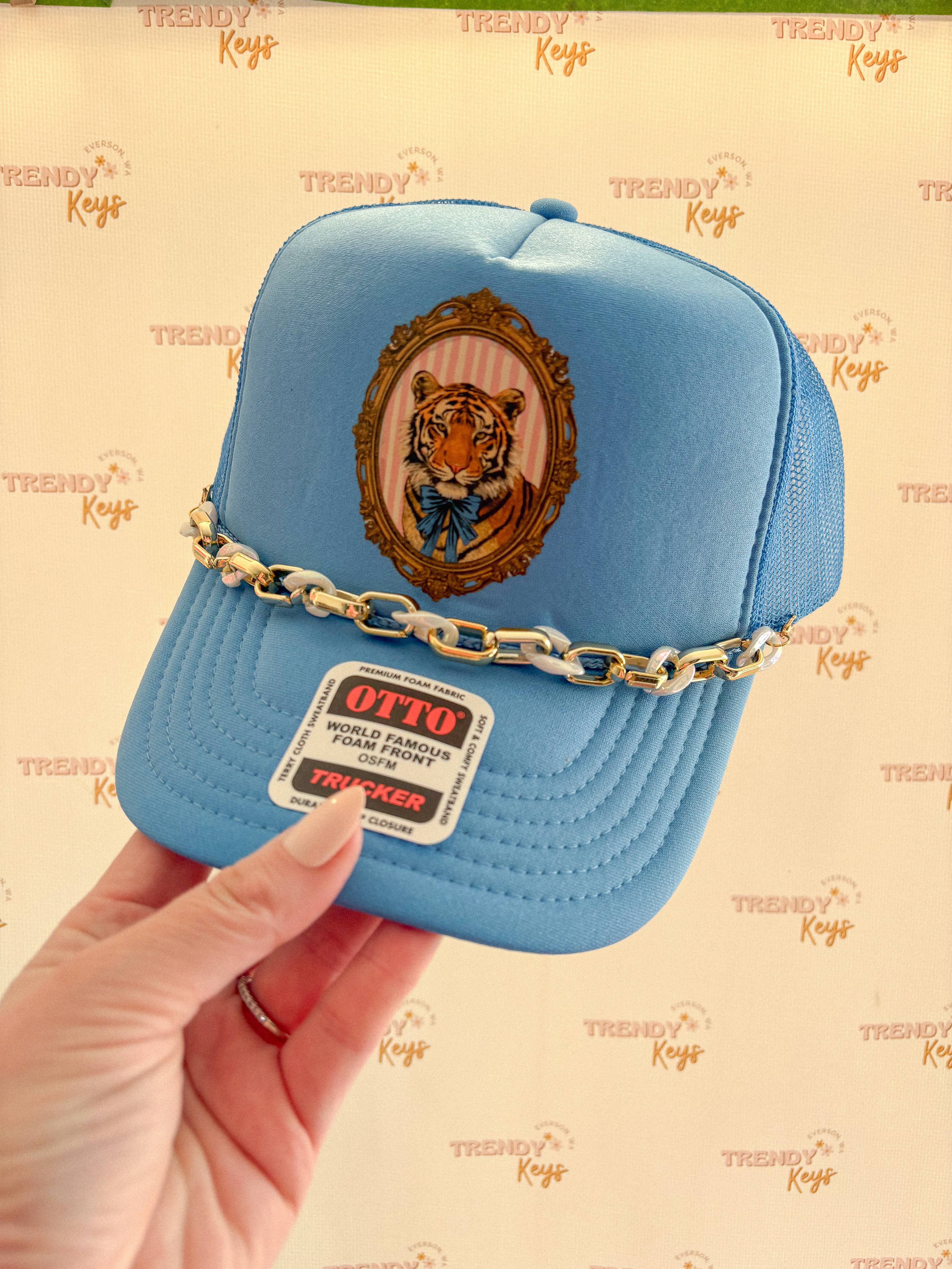 Trendy Tiger Trucker Hat: without chain